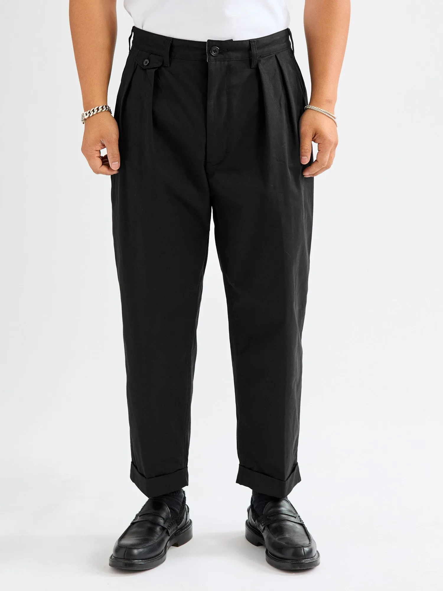 2-Pleat Twill Trousers in Black