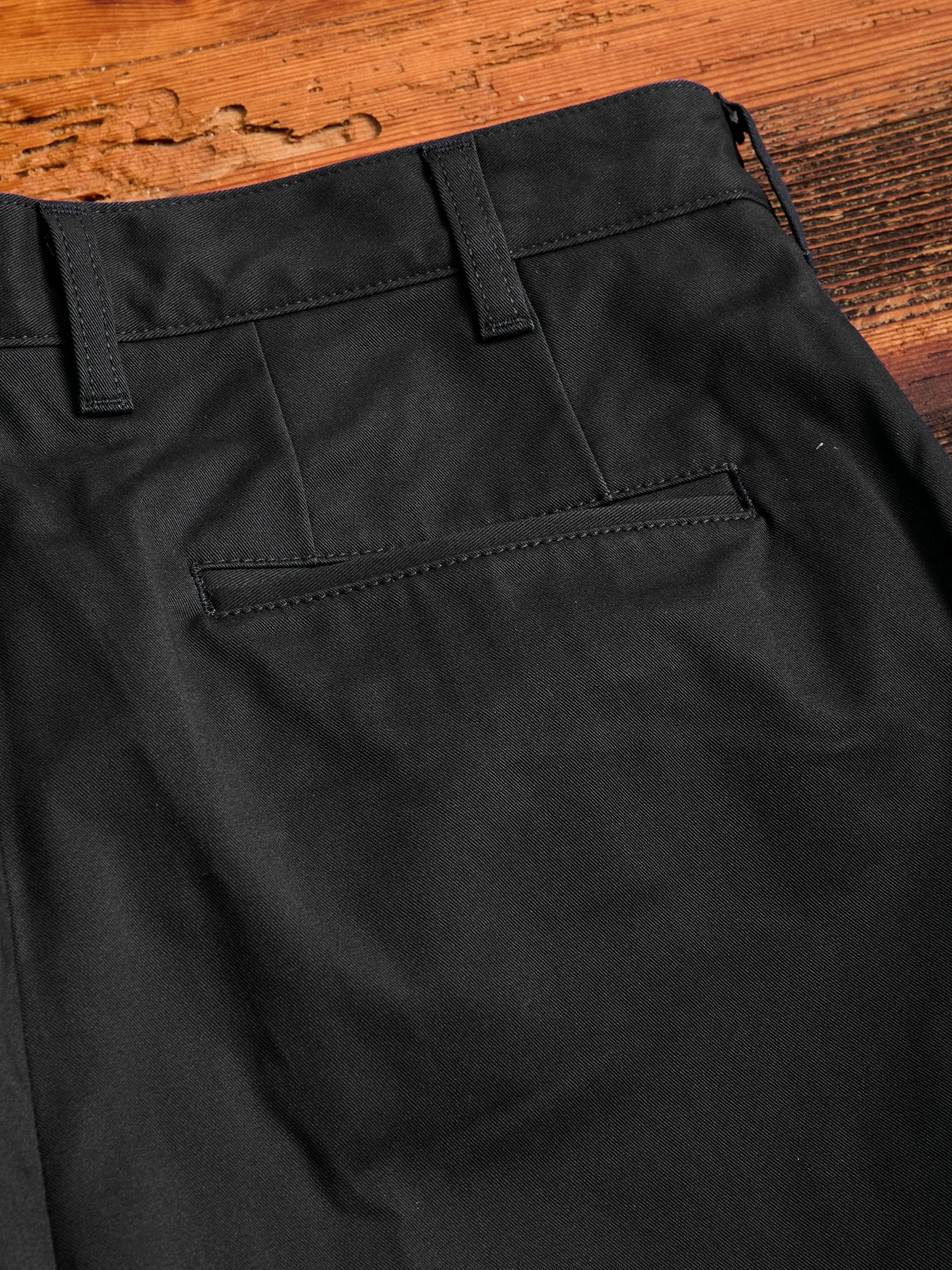 2-Pleat Twill Trousers in Black