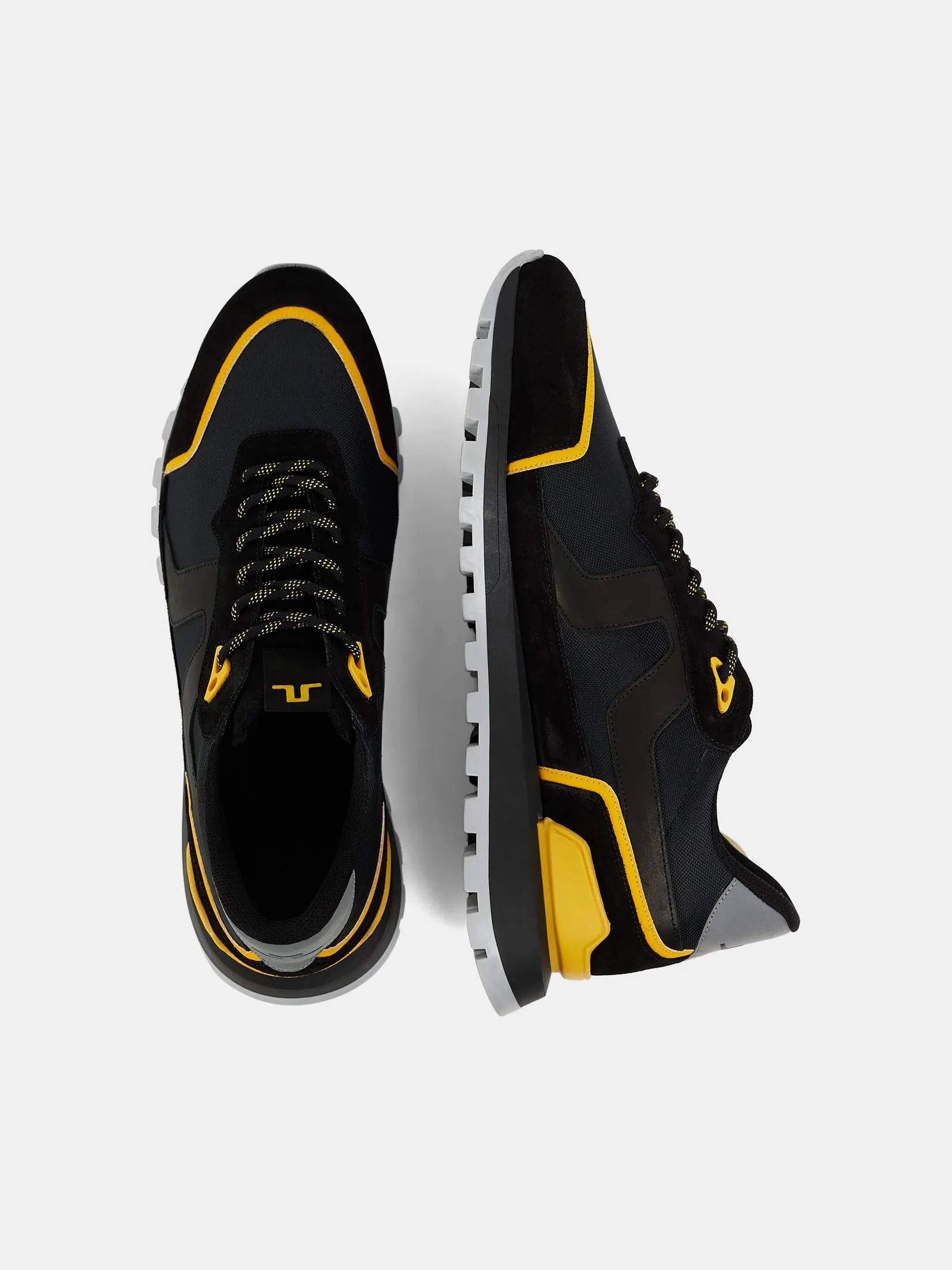 Bridge Runner Sneakers / Black