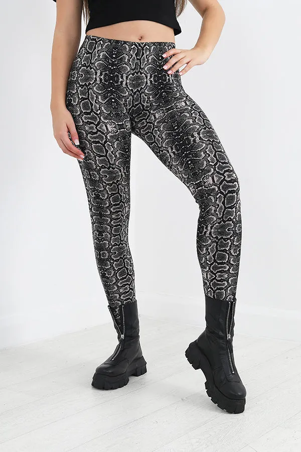 GREY SNAKE PRINTED LEGGINGS